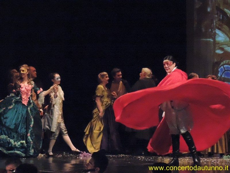 OperaFestivalUnBalloInMaschera